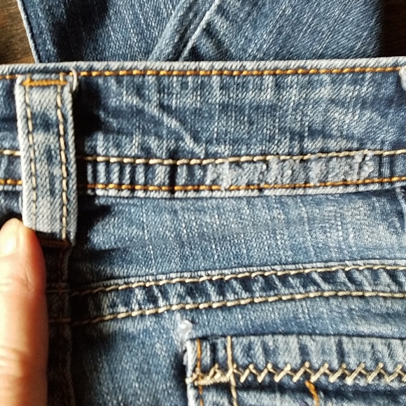 SILVER Capris - Picture 7 of 8